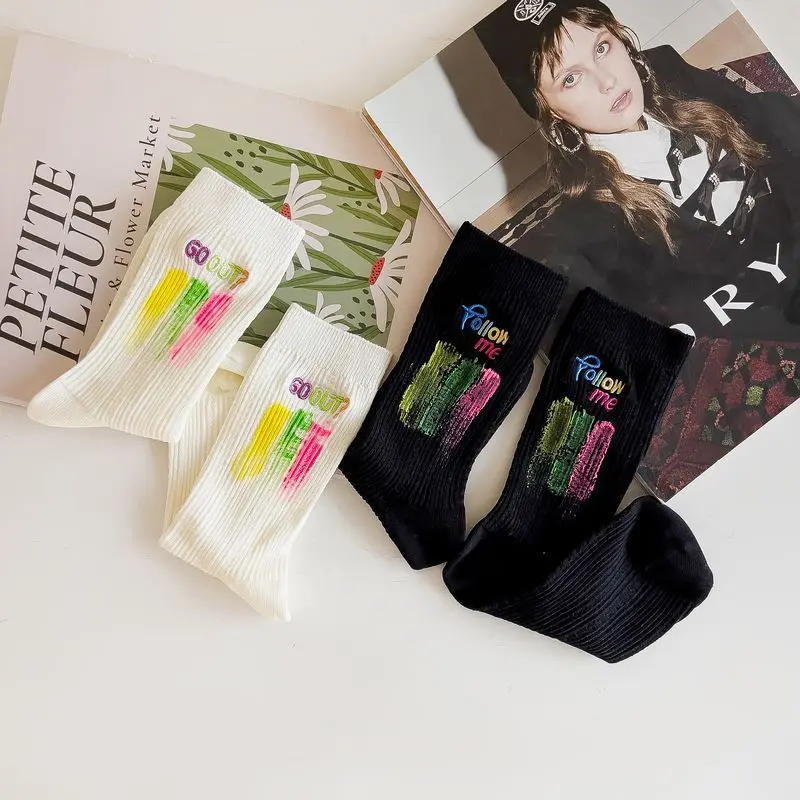 Рисунок 4 - Модные хлопковые носки с вышивкой