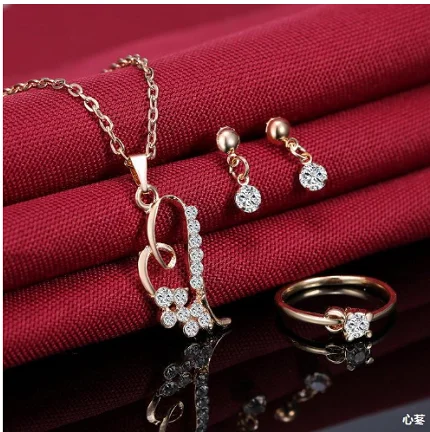 2021 Luxury Simple Big Small Hollow Double Heart-shaped Necklace Exquisite Crystal Zircon Pendant Chain Women's Wedding Jewelry 
