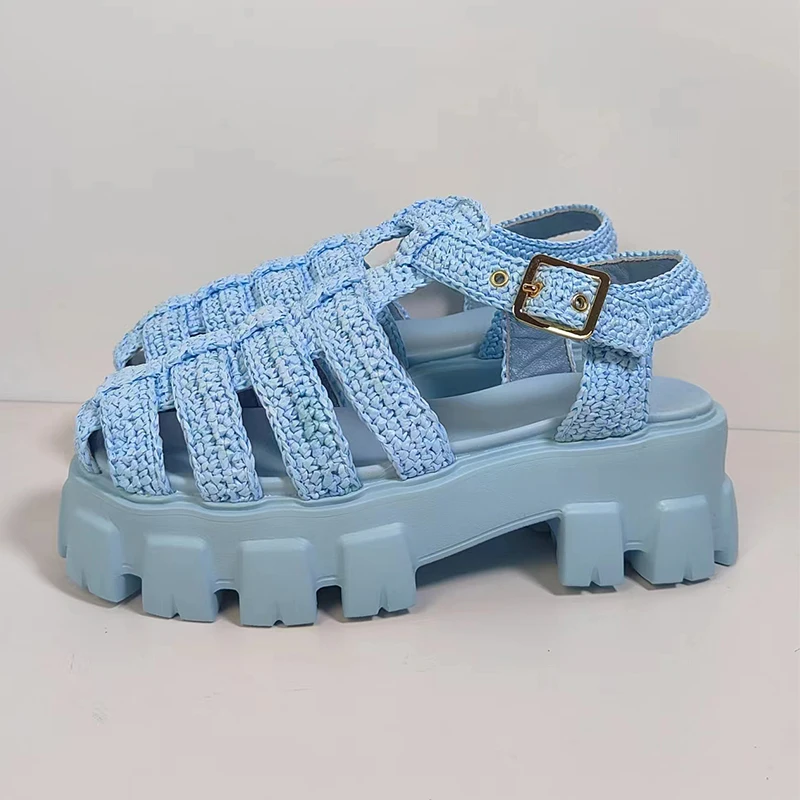

2023 Summer Women's New Closed Toe Thick Sole Knitted Sandals Women's Round Head Metal Buckle Platform Square Heel Beach Shoes