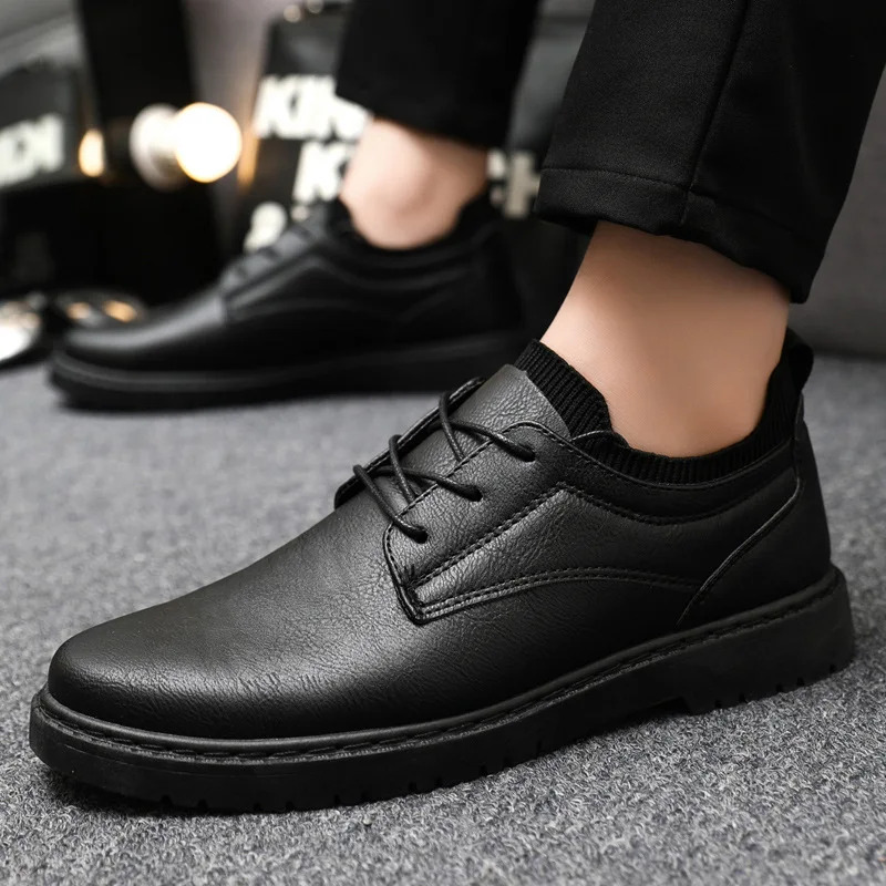 New Leather Casual Shoes For Men Leather Loafers Shoes Comfortable Anti-Slip Outdoor Slip On Sneakers Fashion Retro Leisure