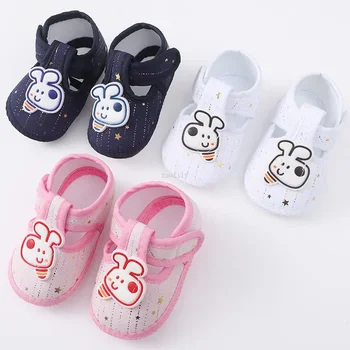 Scarpe da bambina per neonato primavera autunno adorabile ricamo floreale sneaker antiscivolo scarpe da culla in morbido cotone carino primi camminatori 1