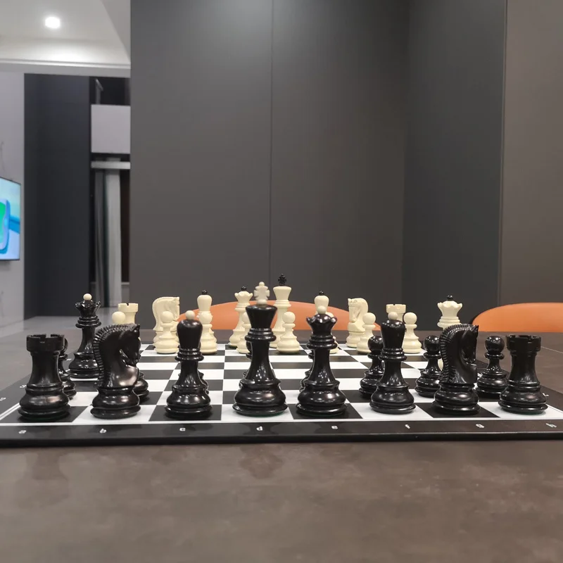 Foldable Chess Set Plastic Nonmagnetic Chess Pieces Board Game For Children Family Travel Gifts