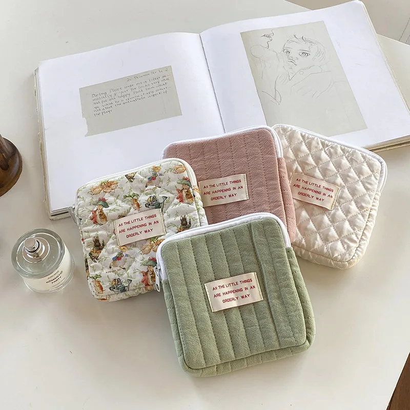 

Lovely Portable Makeup Bag Tampon Sanitary Napkin Pads Pouch Earphone Key Lipstick Storgae Bag Data Cable Organizer Cosmetic Bag