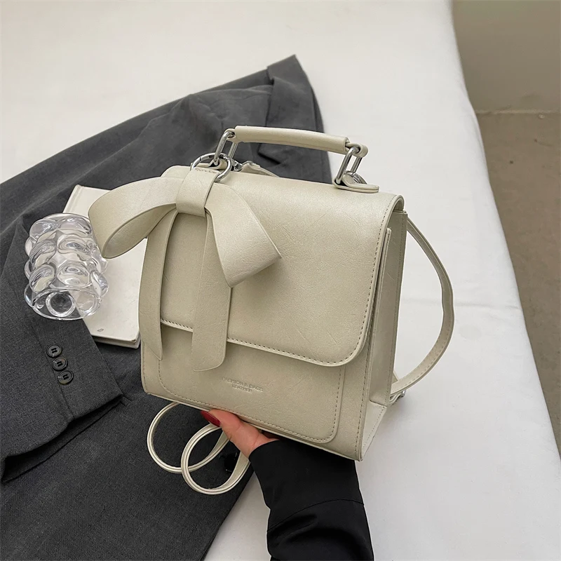 حقيبة ظهر كلاسيكية نسائية