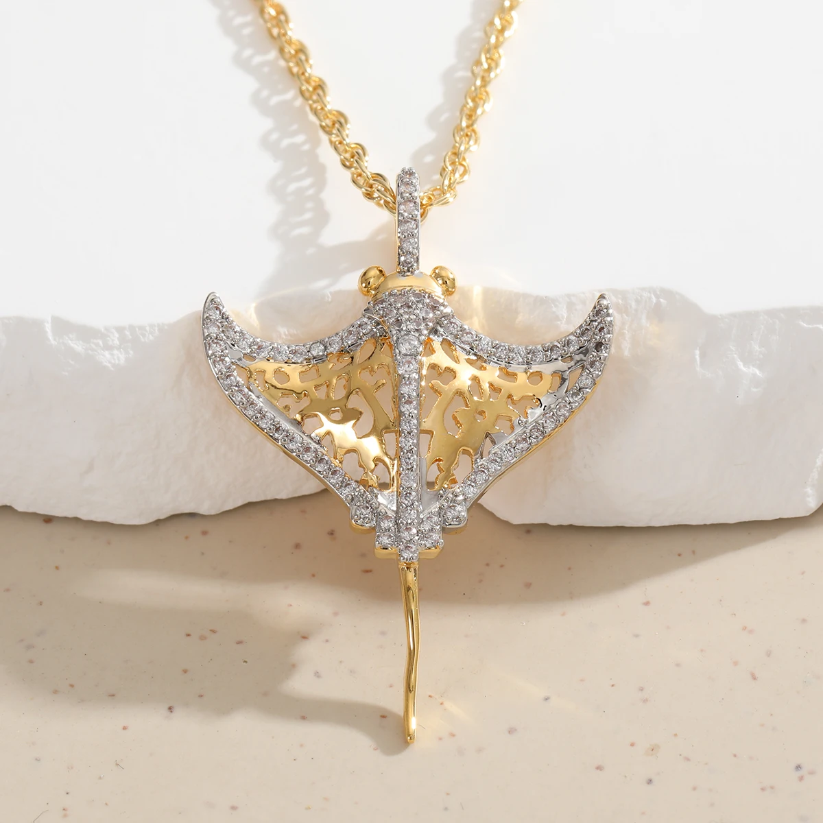 Creative Two-Color Devilfish Pendant Necklace Made of Copper. Batfish Necklace Suitable for Daily Casual and Ocean Style Outfits