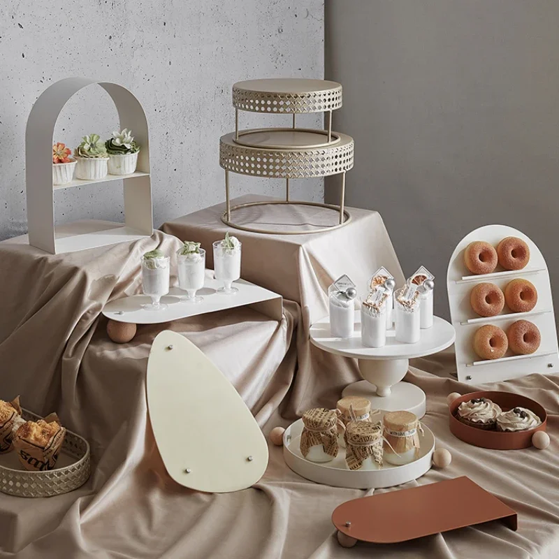 Surprise Silent Wind White Dessert Table Decoration Wedding Table Decoration Birthday Cake Tray Display Stand Gold Dessert Tray
