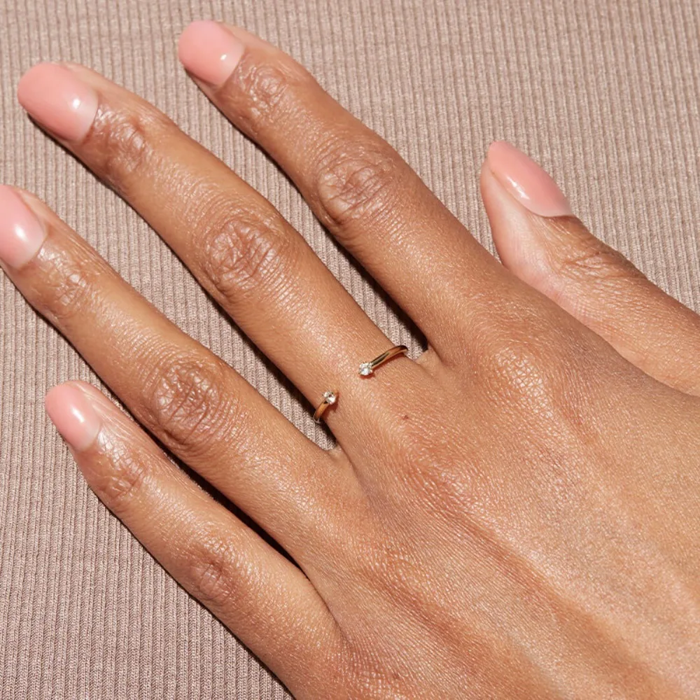 خاتم مفتوح ناعم بفص لامع