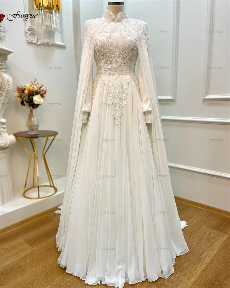 Muslim Dubai Luxury Wedding Dress with Cape Long Sleeve Hijab Islamic Bridal Gowns Lace Beaded High Neck Arabic Robe De Mariée