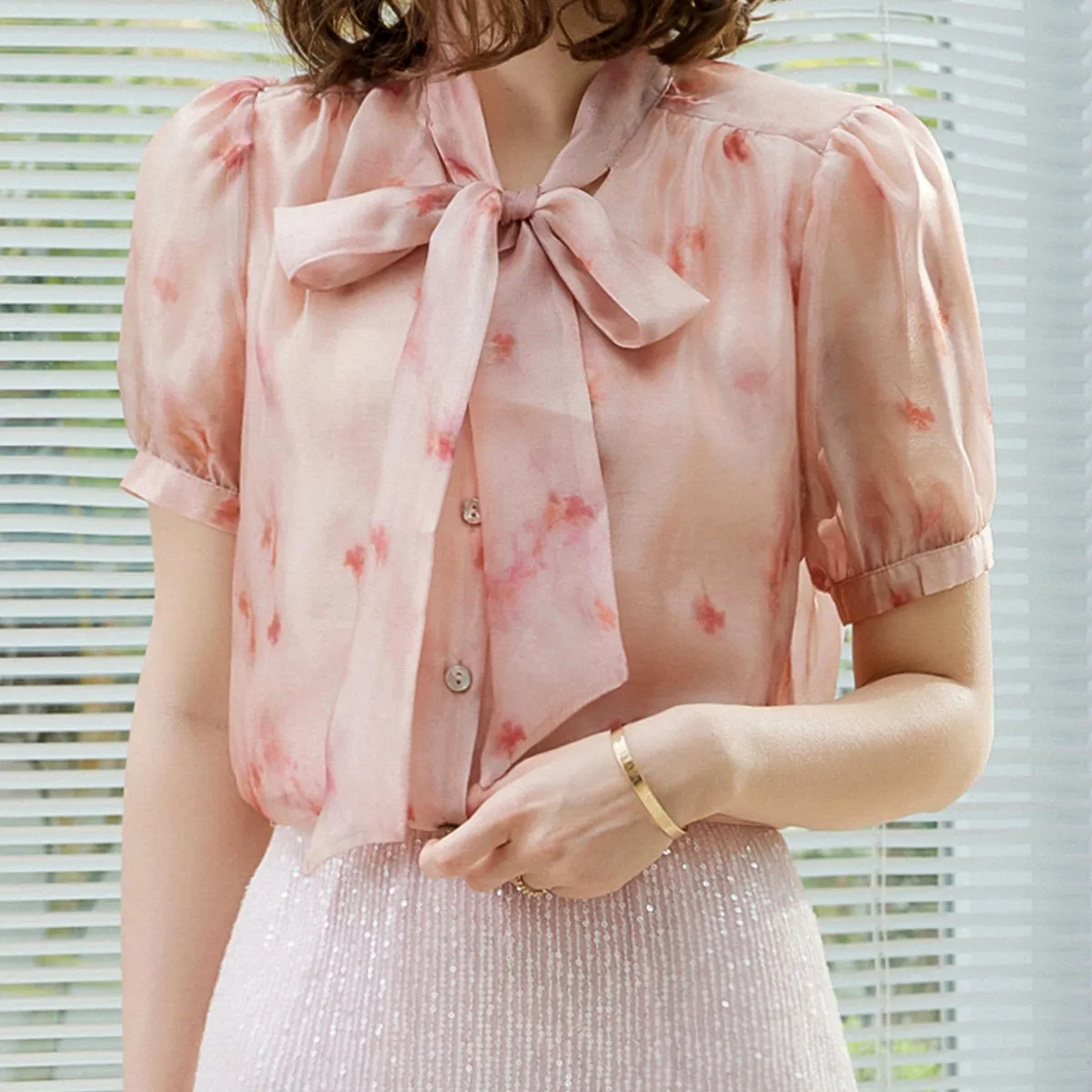 LOUIS YAO Women Shirt 2024 Summer Elegant Lace Up V Neck Blouses Print Puff Sleeve Women's Top