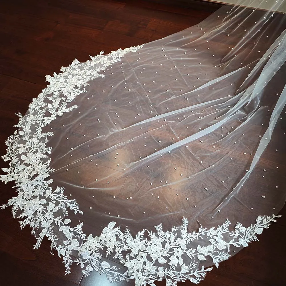 

Real Photos Faux Pearls Lace Wedding Veil Single Tier Bridal Veil with Comb Flower Lace Head Veil Cathedral Length Veil