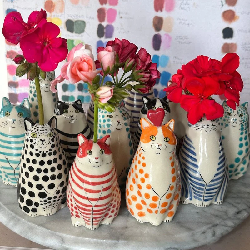 1PC Vase | Resin Crafts Polka Dot Cat Vase For Cat Lovers 2