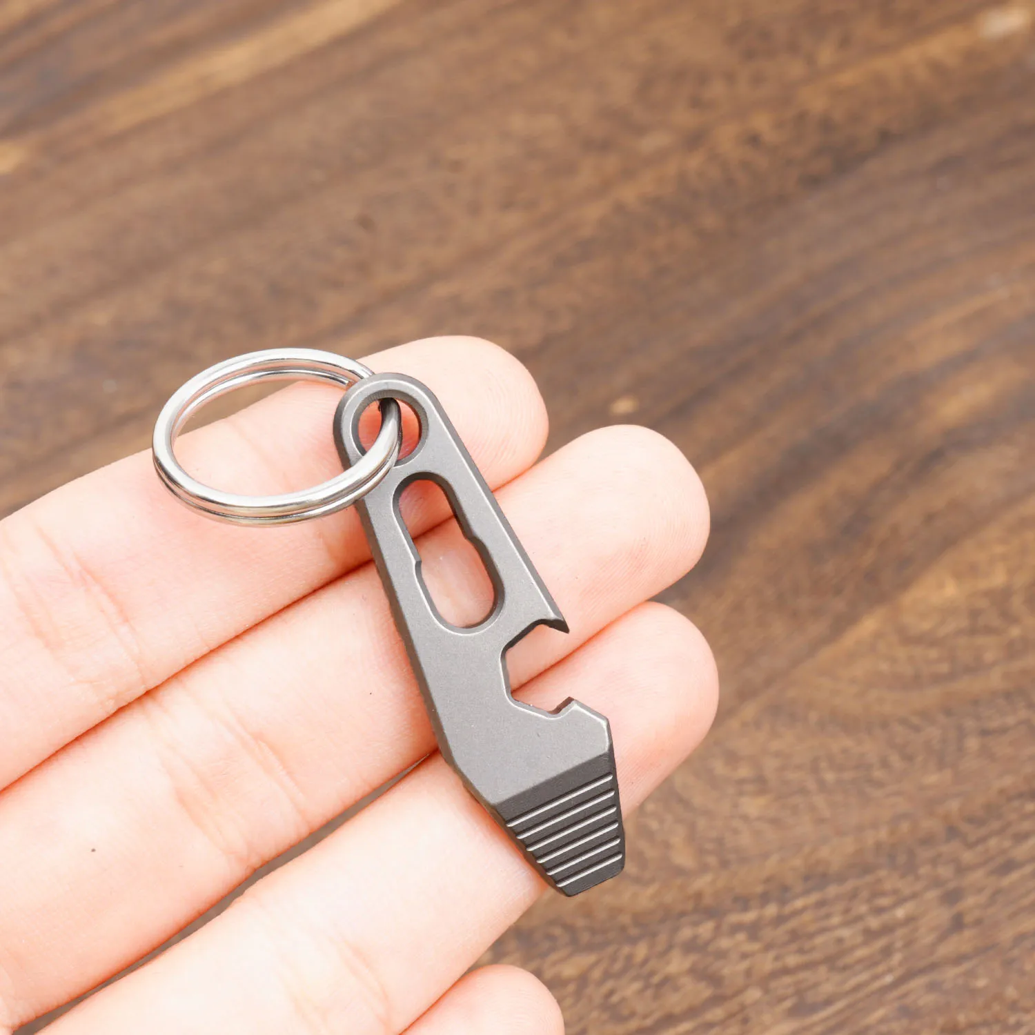 1pc Mini Pry Bar Multifunctional Manual Tool Bottle Opener Portable Backpack Pendant EDC