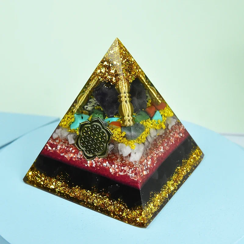 대형 10cm 수제 Orgonite 피라미드 천연 크리스탈과 돌 영적 치유 에너지 변환기 Orgone 피라미드 홈 장식