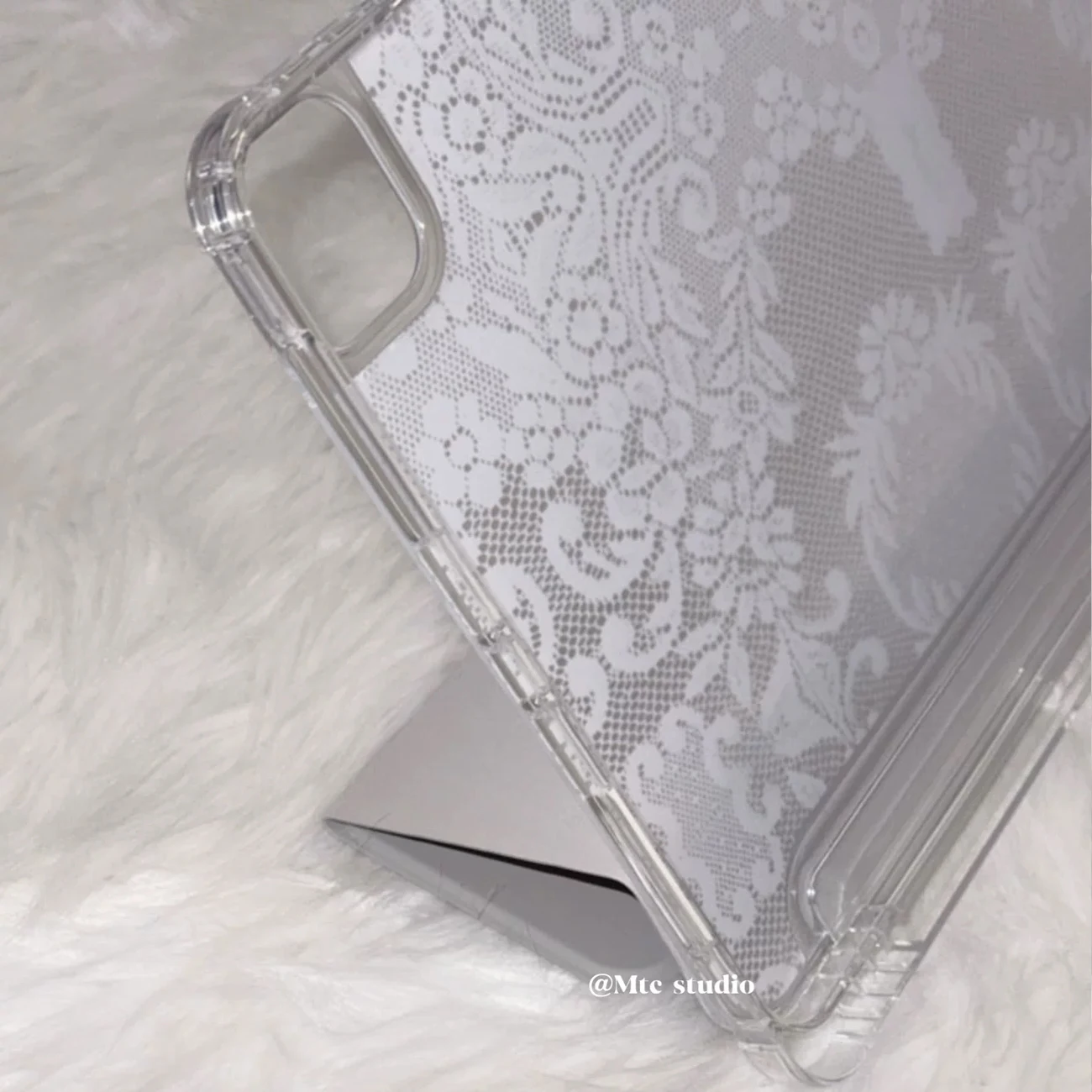 Elegant White Lace Tri-fold Case with Pen Holder