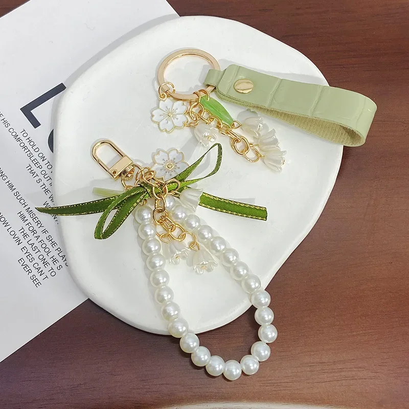 1pc Elegant Lily of The Valley Flower Keychain for Women Fashion Sweet Imitation Pearl Key Chain Car Key Chain Accessories Gift