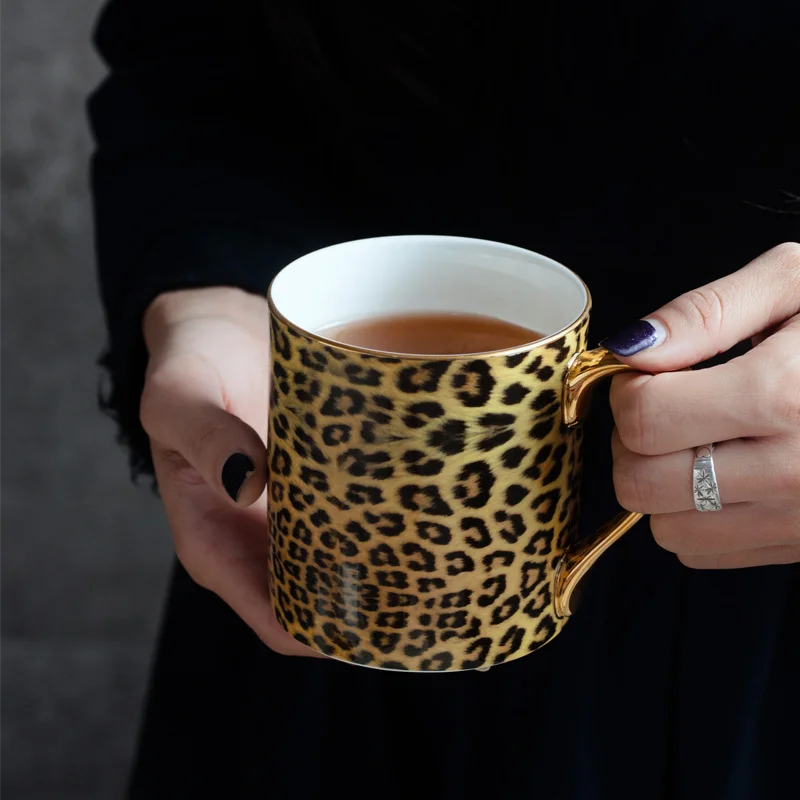 

Leopard Bone China Mug Ceramic Milk Cup Casual Cup Creative Leopard Print Gold Rimmed Tea Cup with Spoon with Lid