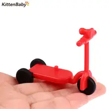 

1Pcs Mini Doll Plastic Skateboard for 1/12 Doll Simulation Scooter Model Sports Toy Dollhouse Accessories Kids Gift