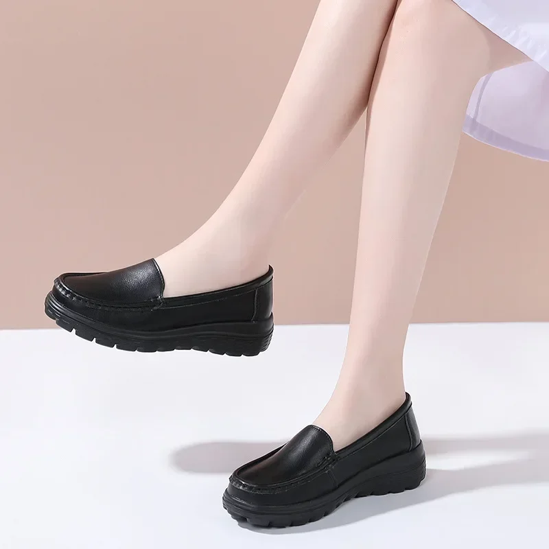 

Nurse shoes women's black soft soles breathable light comfortable small white shoes white medical shoes thick soled work shoes