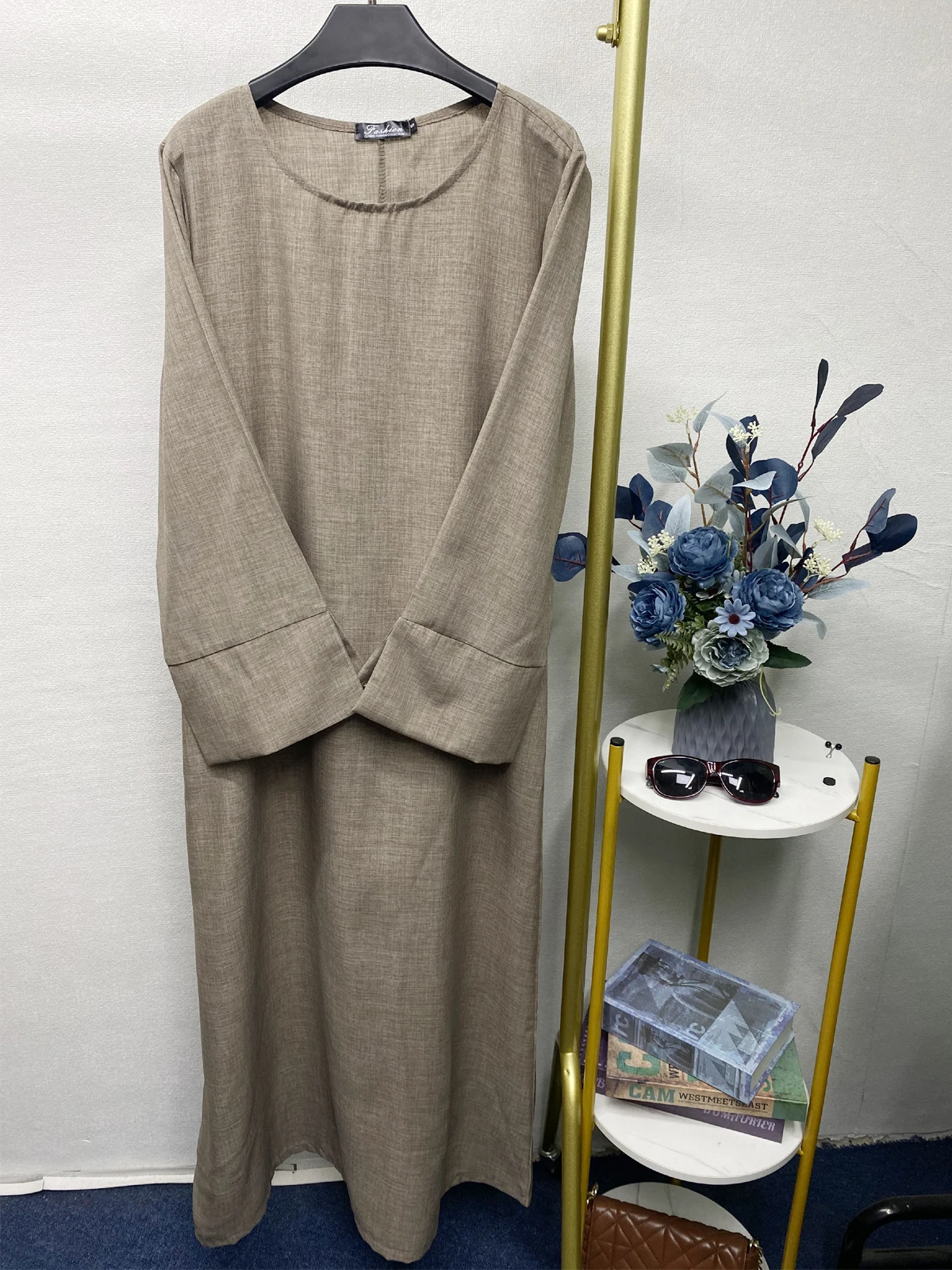 Thin Closed Abaya Breathable Muslim Robe with Chiffon Hijab Ramadan Loose Long Dress for Women with Two Side Split Sleeves