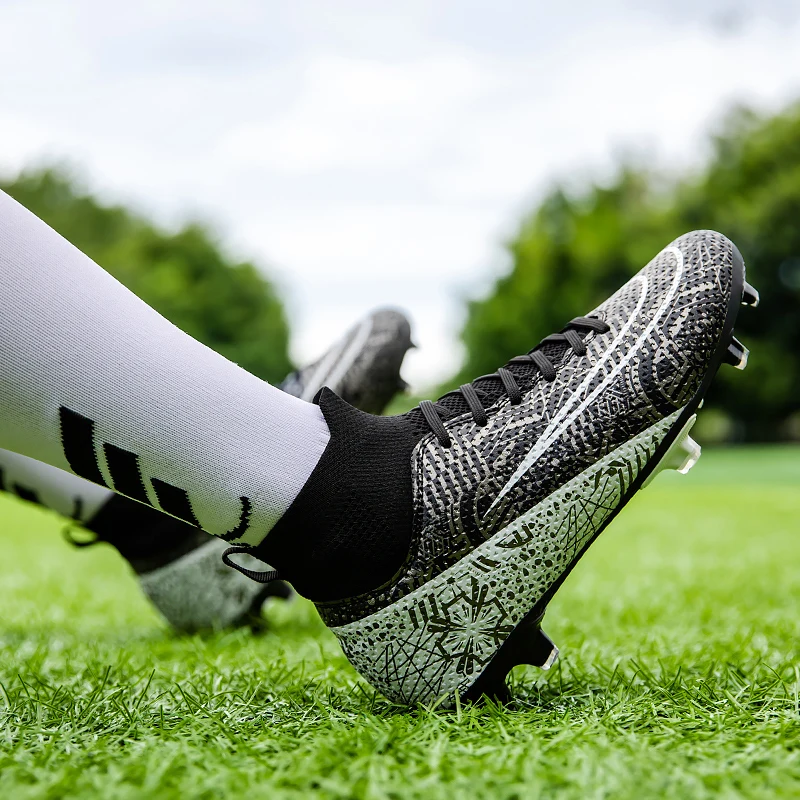 High Quality Mens Soccer Shoes TF/FG Training Football Sneakers Ultralight Non-Slip Kids Boys Turf Soccer Cleats Chuteira Campo