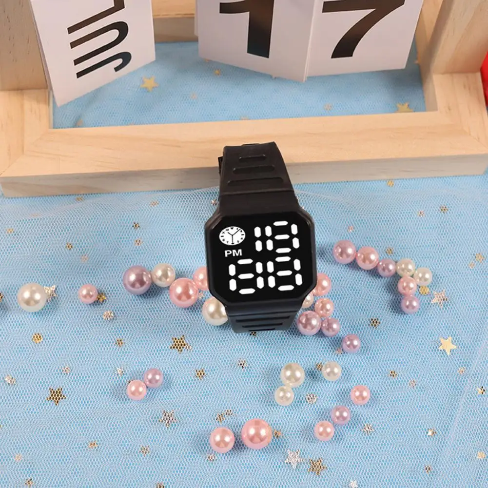 Рисунок 5 - Часы наручные с ЖК-экраном и силиконовым