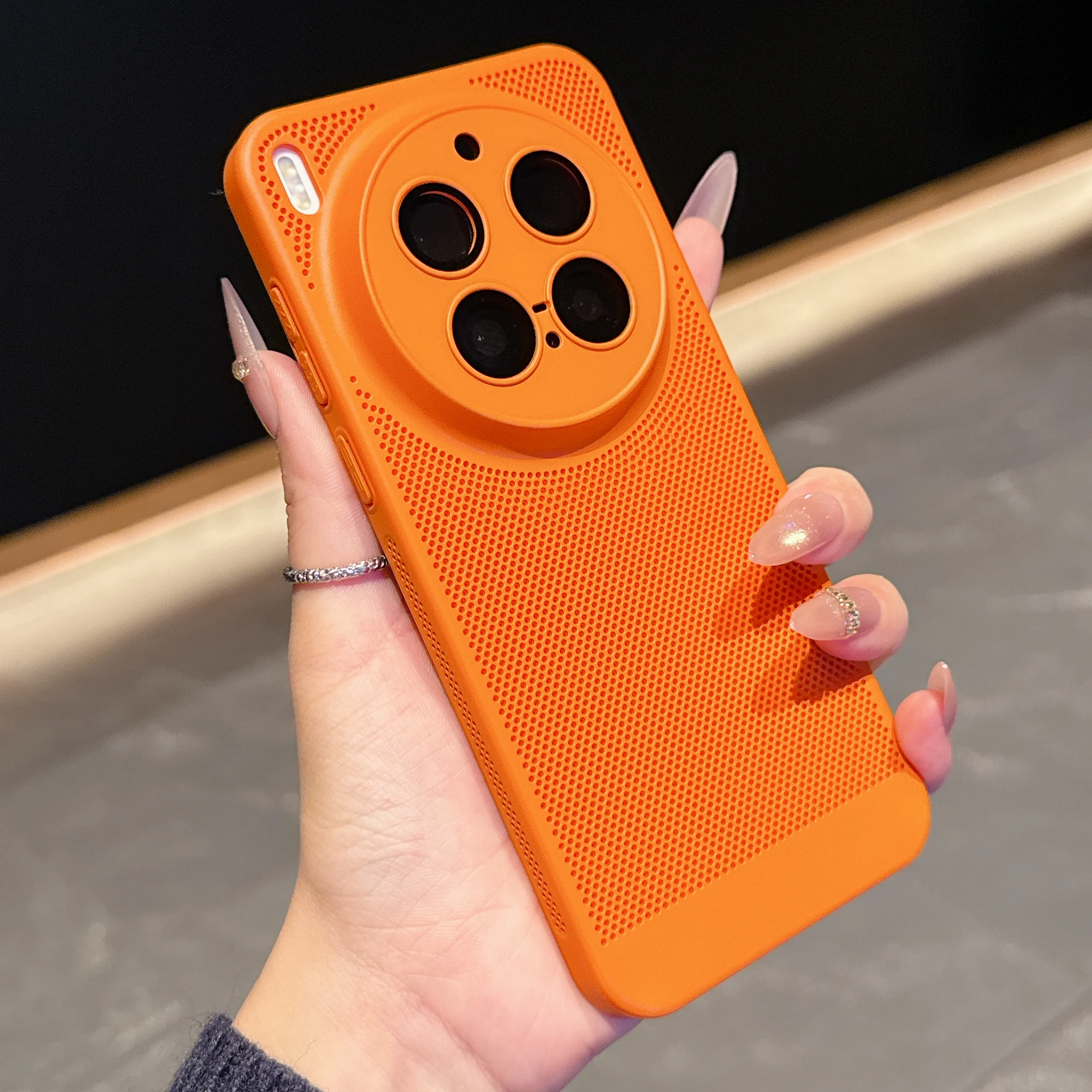 Breathable Mesh Cooling Heat Dissipation Matte PC Case with Glass Lens Protection