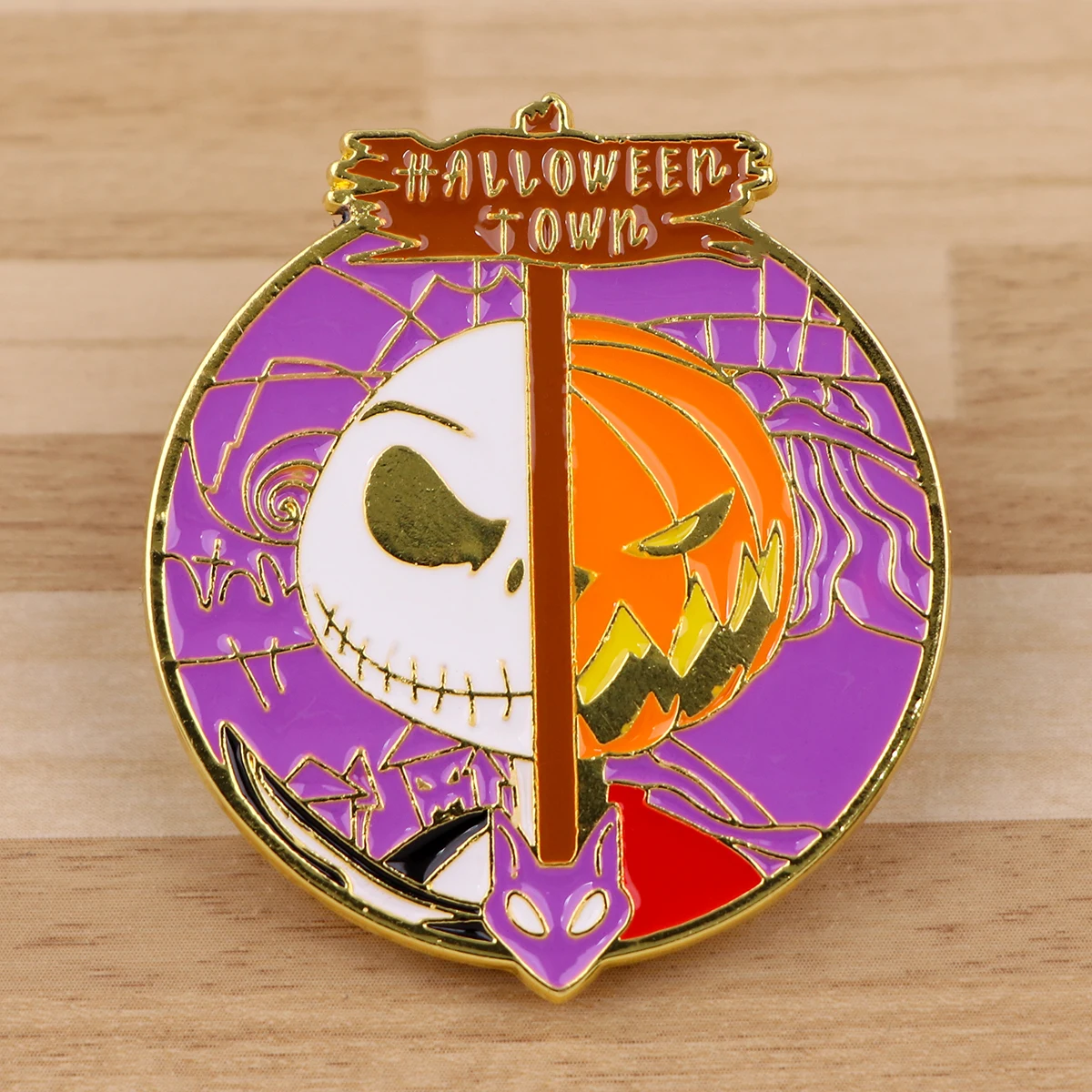 

Christmas Skull Enamel Pin Brooch Pines Lapel Pins Badge on Backpack Cosplay Accessories Halloween Jewelry Gifts for Friends
