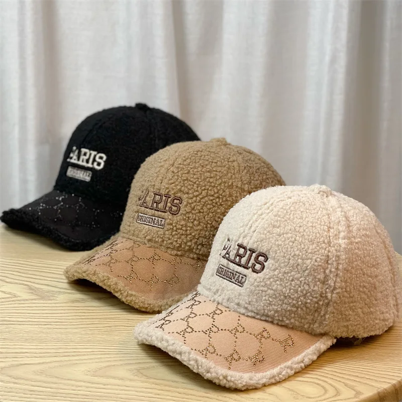 

2024 Men's and Women's Fashion Trend Baseball Cap Lamb's Wool Warm Hot Drilling Duck Tongue Cap Outdoor Street Rebound Cap