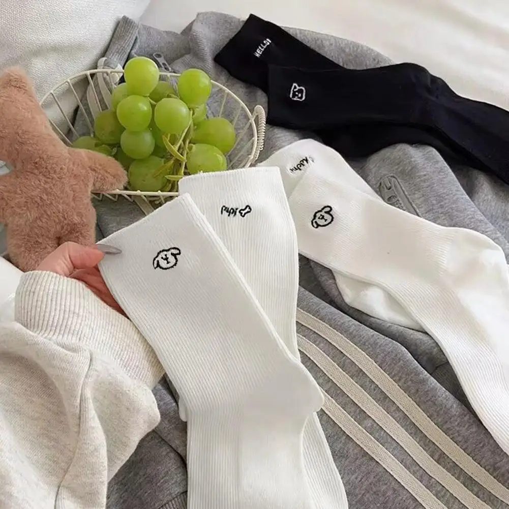 2 Pairs Fashion Mid-calf Socks Soft Breathable Casual Women 's Socks For All Seasons Comfortable Black & White Socks