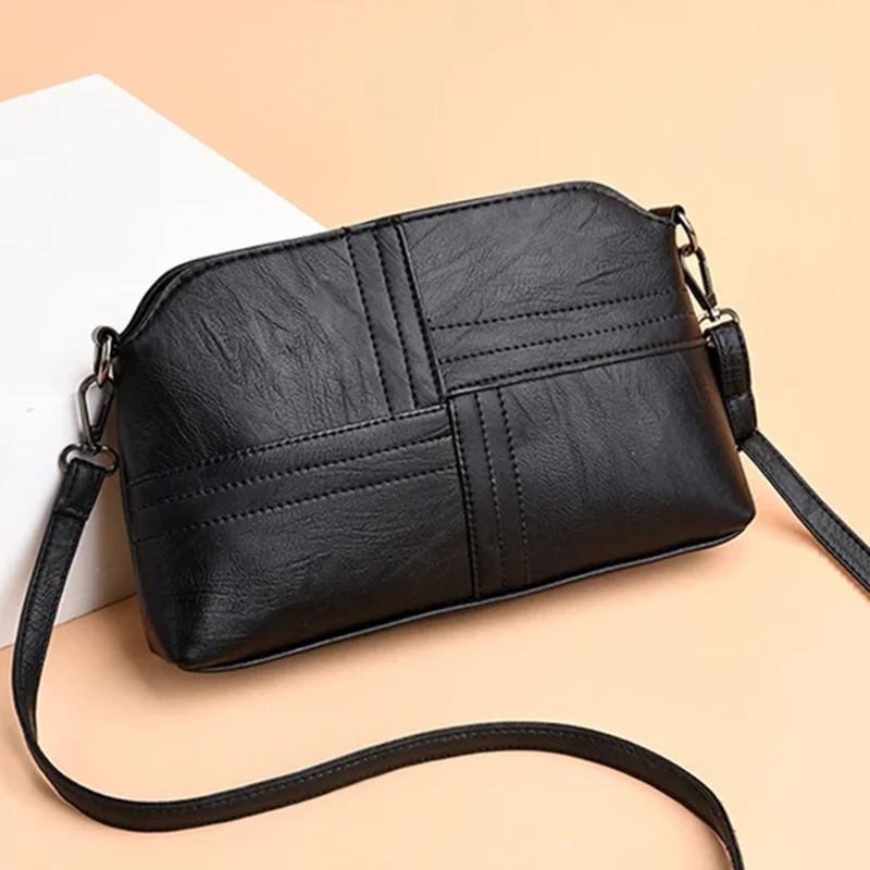 Sac à Main Femme Bandoulière En Simili Cuir PU - Rouge - Format Moyen (30x20x12 Cm) - Style Hobo/messager - Neuf