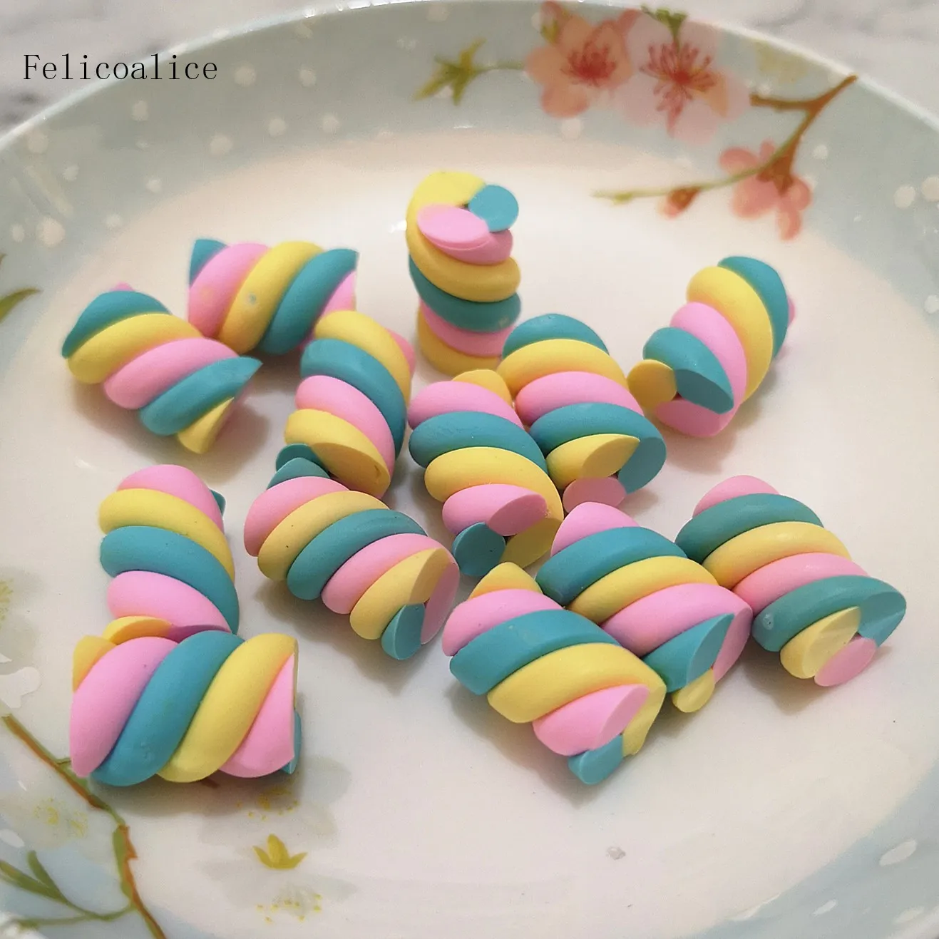 10 Stücke Polymer Clay Marshmallows Für Schleim Füllstoff Zugabe Zubehör Küche Spielzeug Lebensmittel Für Puppenhaus Dekoration Charms – Detail 12