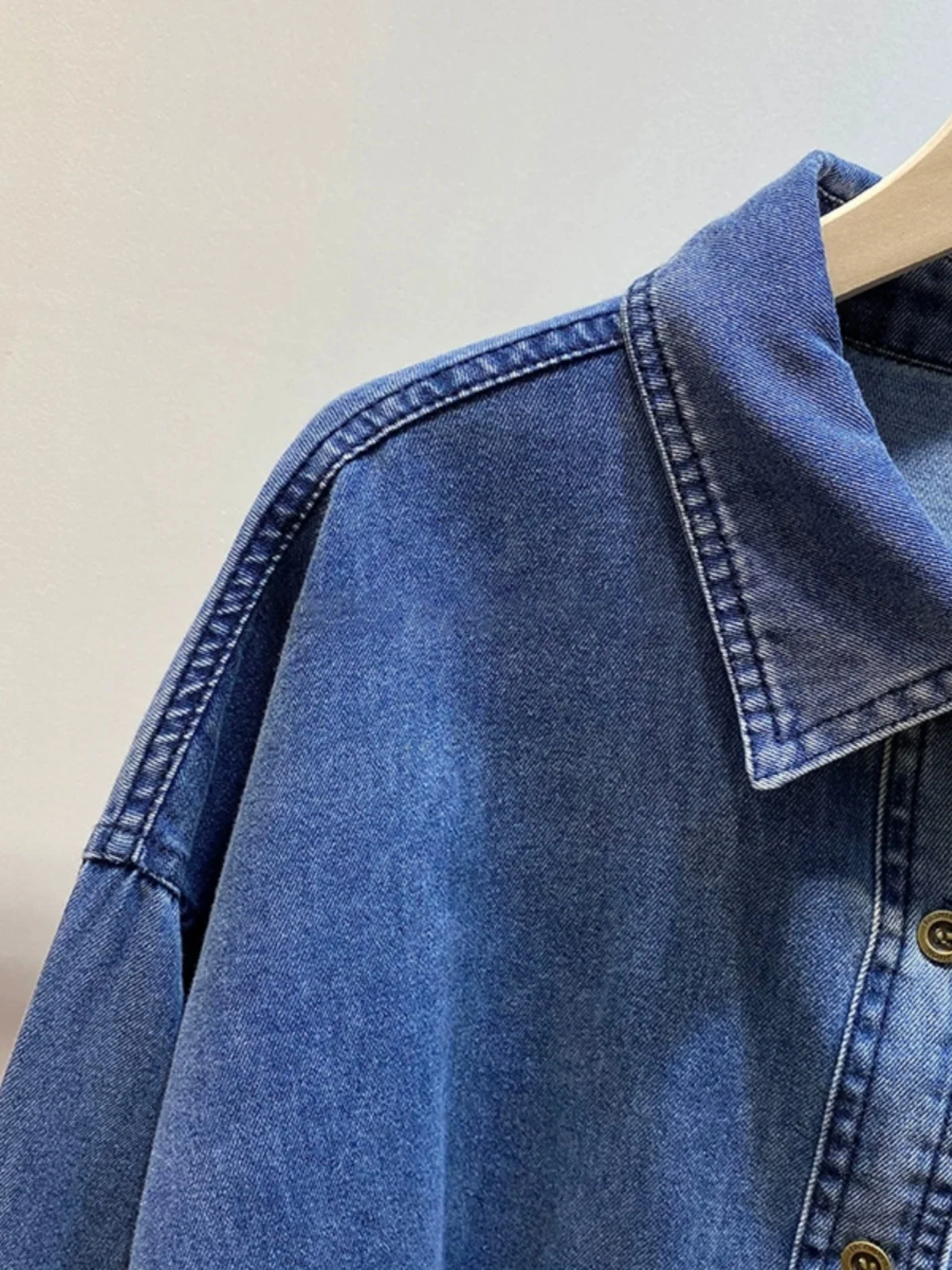 Denim Shirt Long Sleeve PoloCollar Coat Women's Washed Cotton Blue Autumn and Winter Top Single-Breasted Design Sense High-Grade