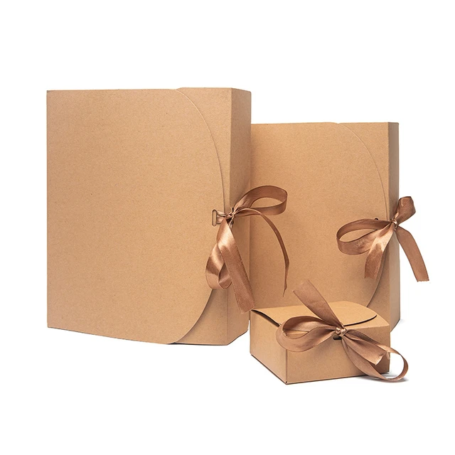 Petite boîte cadeau en forme de ruban frais, carré, papillon, main,  emballage pour bonbons et chocolat