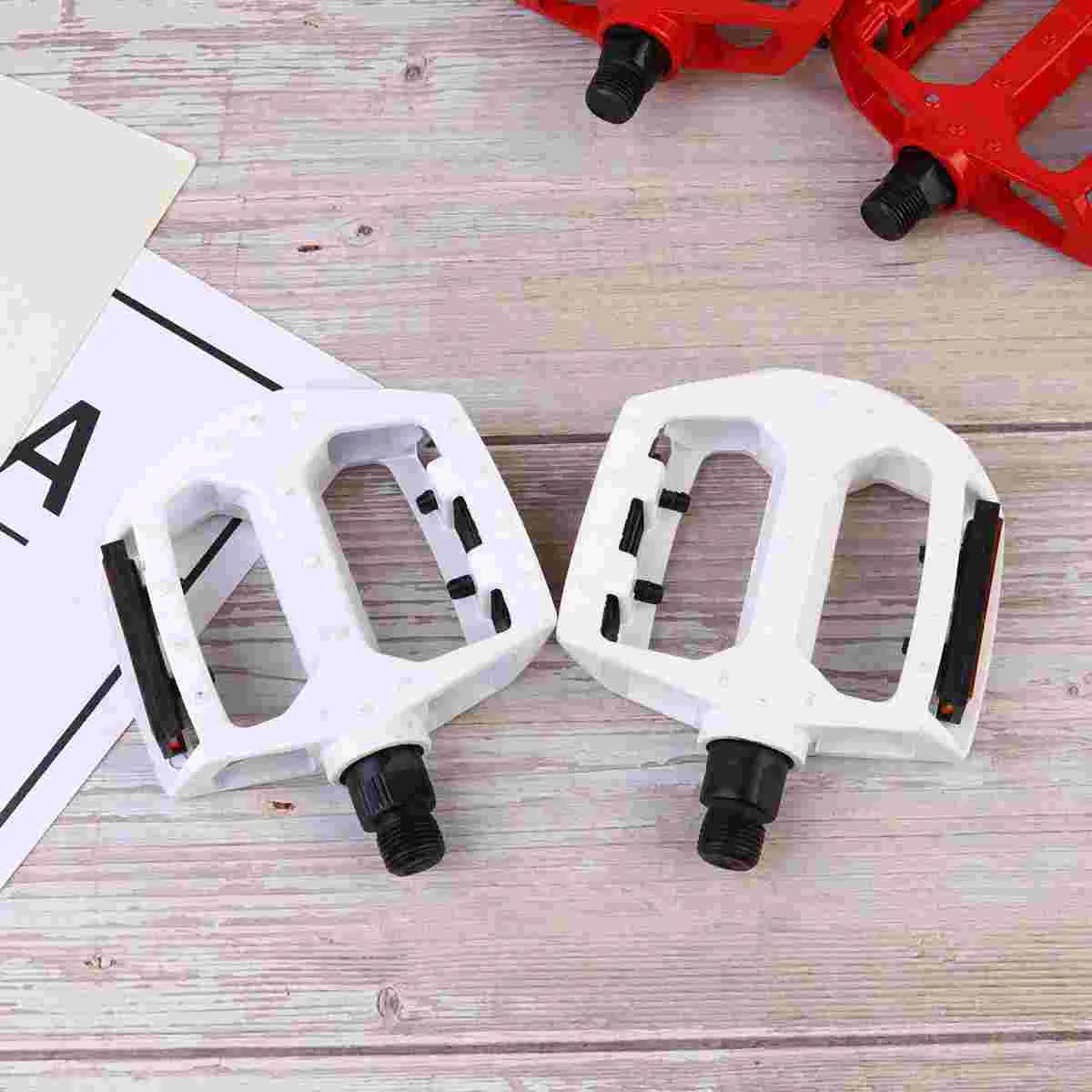 1 Pair Aluminium Alloy Bike Pedal Special Rolling Ball Pedal Multi-purpose Bike Pedals Bike Pedal Accessory (Milk White Single