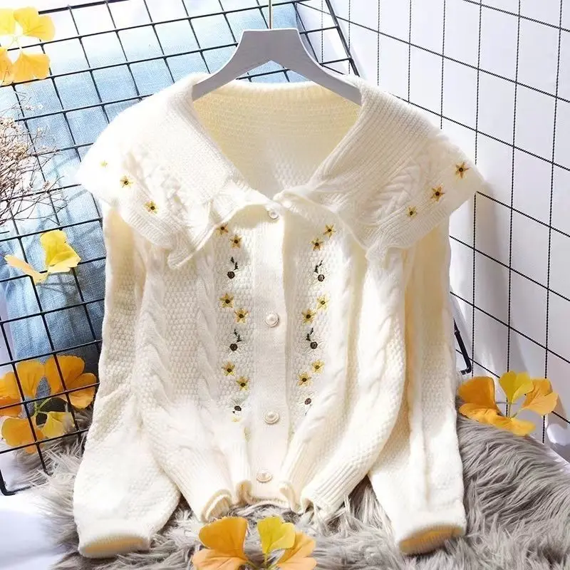

Vintage Winter Sweater Harajuku Women Cardigan Flowers Embroidery Short Section Peter Pan Collar Coat Casual Streetwear Tops