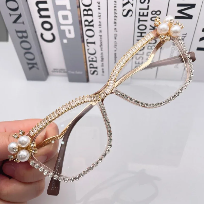 

2023 Baroque Cat Eye Sunglasses Women Crystals Sexy Girls Sun Glasses Rhinestone Ladies Shades for Party Oculos De Sol Feminino