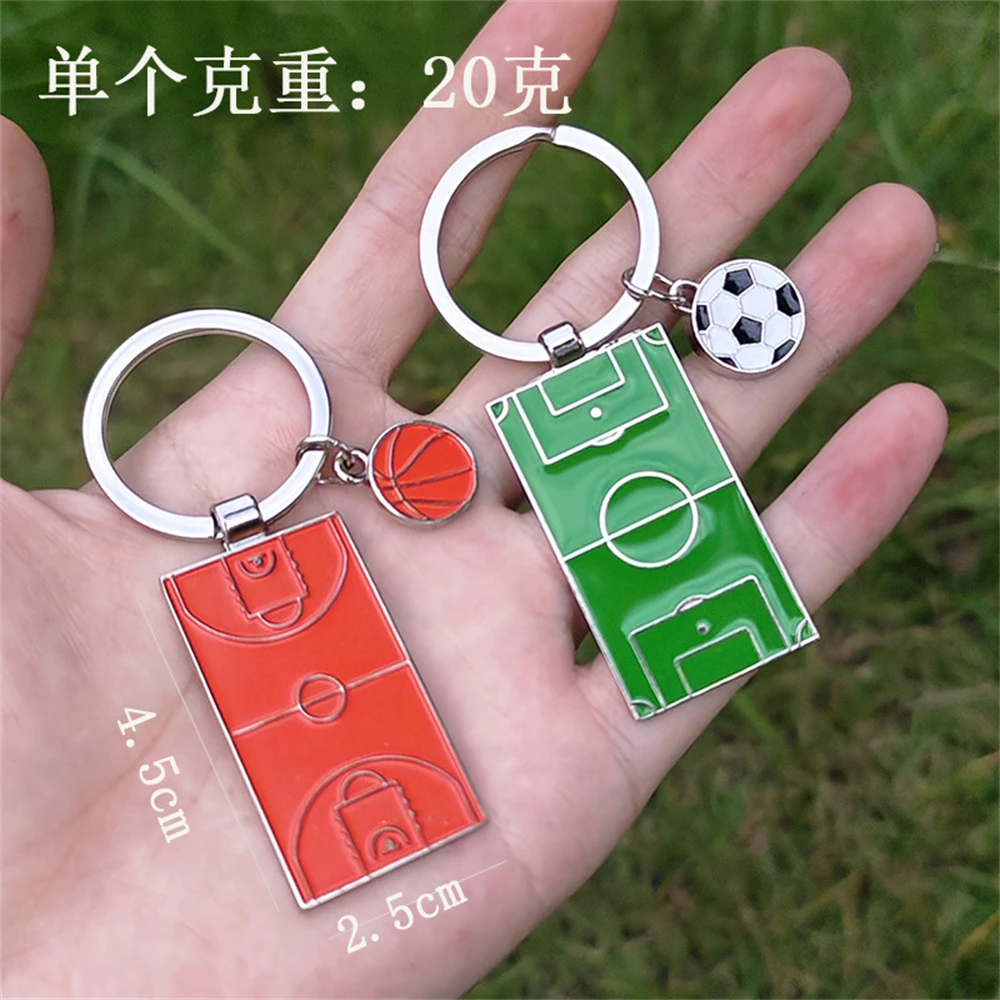 Porte-clés de terrain de football créatif pour hommes, soccers en métal,  pendentifs de basket-ball, cadeaux souvenirs d'équipe de sport, accessoire  de porte-clés de voiture