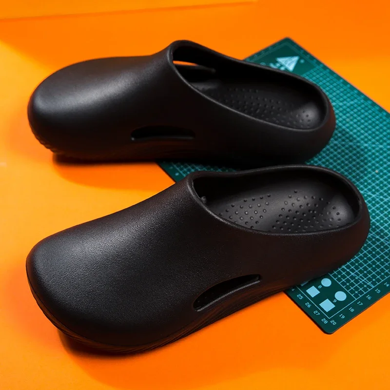 WaterProof Men Slippers non-slip chef shoes breathable slip on home casual slippers lightweight beach sandals male garden clogs
