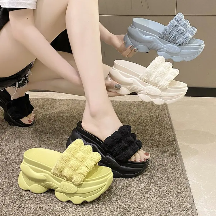 

Summer Women Slippers Flip-Flops Ladies Beach Shoes Pleated Wedge Heels Shoes New Woman High Platform Slippers Outside Sandals