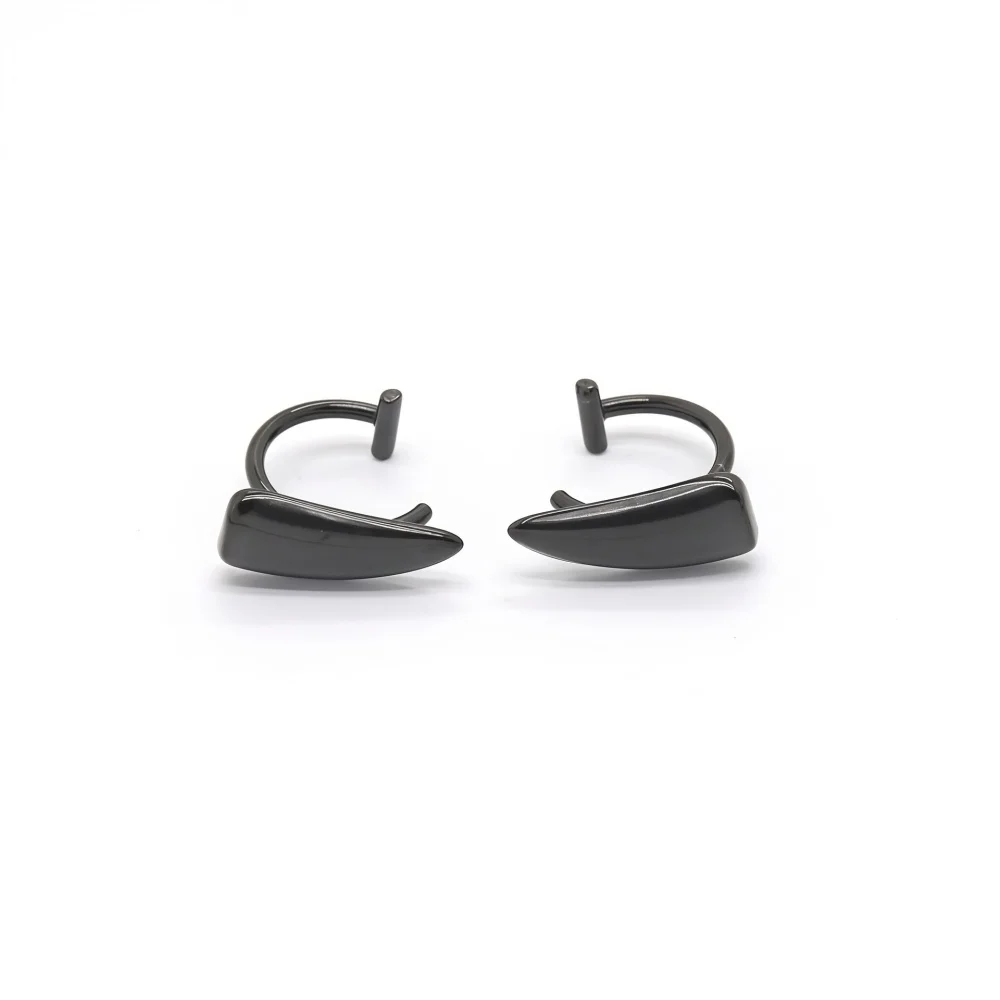 Gothic Gold Vampire Fang Lip Clip - Non-Piercing Punk Jewelry