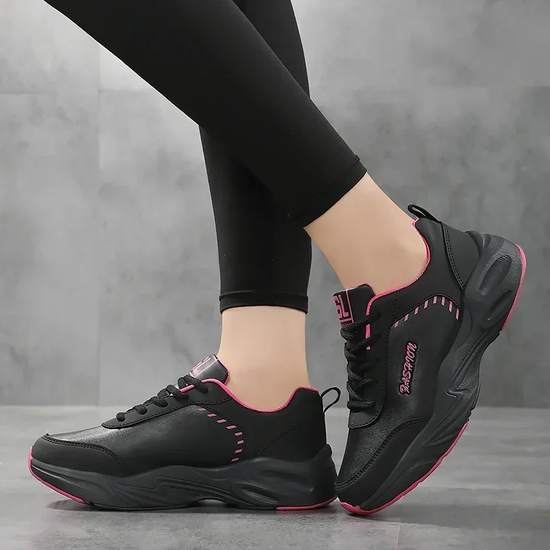 Four Seasons Waterproof Lightweight Running Shoes Women Women Leather Soft Casual Sneakers Ladies Non-Slip Rebound Jogging Shoes