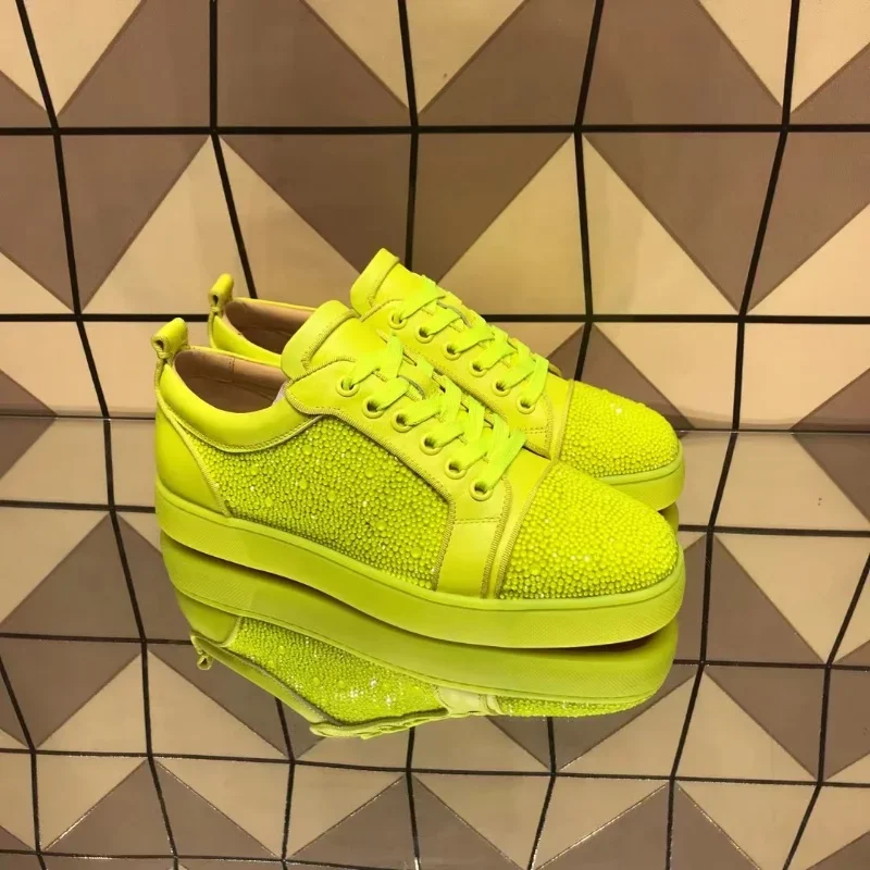 

Fashion Luxury Low Cut Men Trainers Driving Spike Fluorescent Yellow Genuine Leather Wedding Rivets Crystal Flats Sneakers Shoes