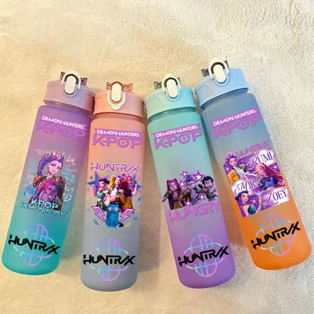750ML K-pop Demon Hunters HUNTR X Rumi Mira Zoey Jinu Celine Kpop Plastic Water Cup K Pop Drinking Bottle School Huntrix Gourde 1