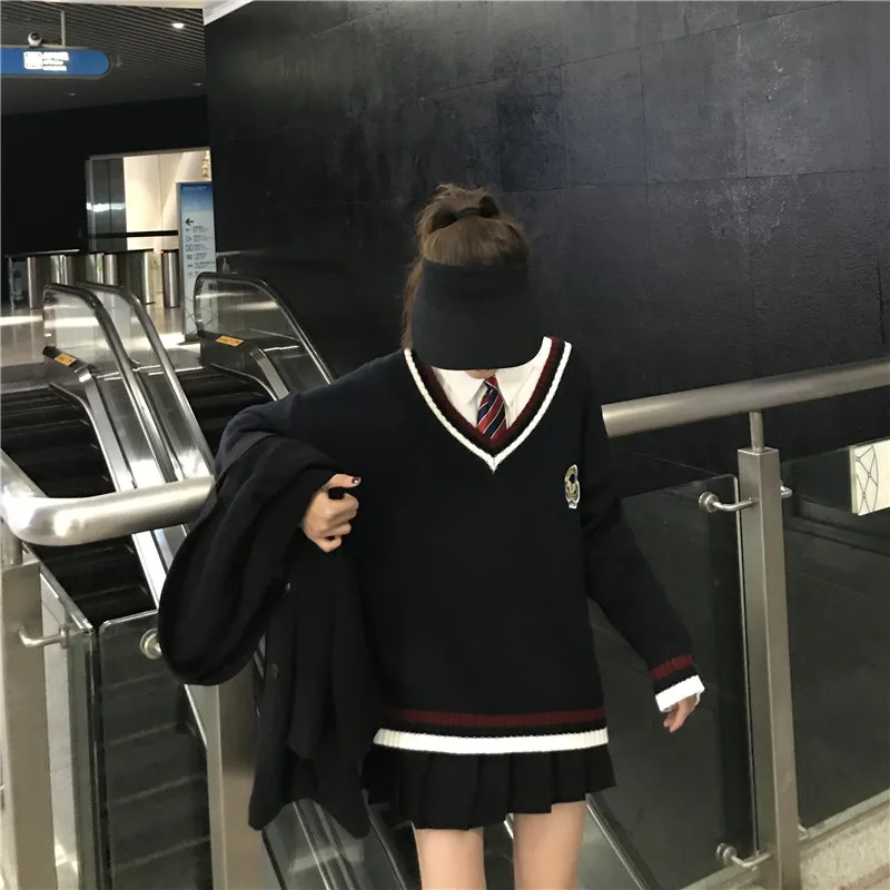 Japanese Student's Street Style w/ Puma Face Mask, Clock Rings, Fleece  Jacket, Denim Skort, Louis Vuitton, Twin Bee Patchwork Bag & Spiral Girl  Thigh Boots – Tokyo Fashion