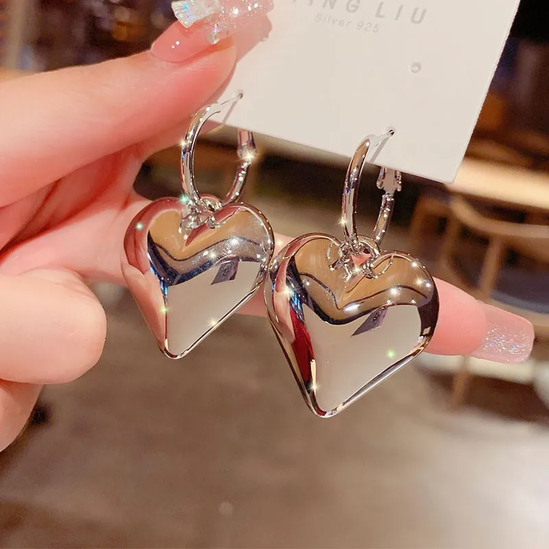 Glossy Gold Heart Hoop Earrings 2