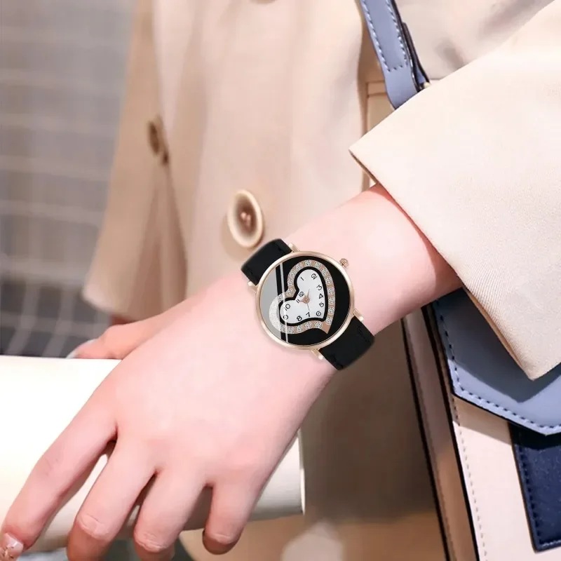 New Ladies Watch Leather Strap Analog Quartz Wristwatches Temperament Ladies Watch Red Lover Gift New Year Reloj Mujer