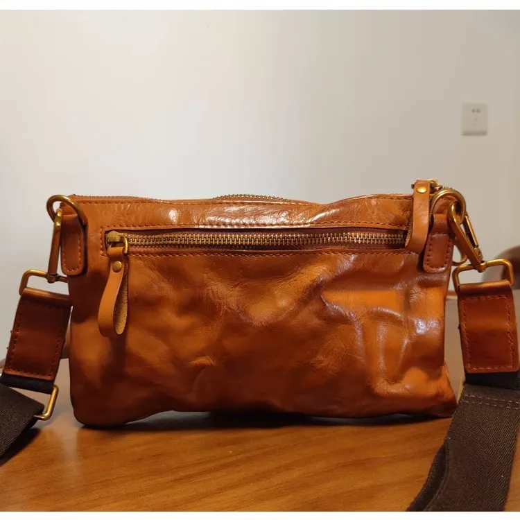 AETOO Neue Vintage Herren Brusttasche pflanzlich gegerbte Hauptschicht Leder Umhängetasche Leder lässige Mode Rucksack Hand – Detail 4