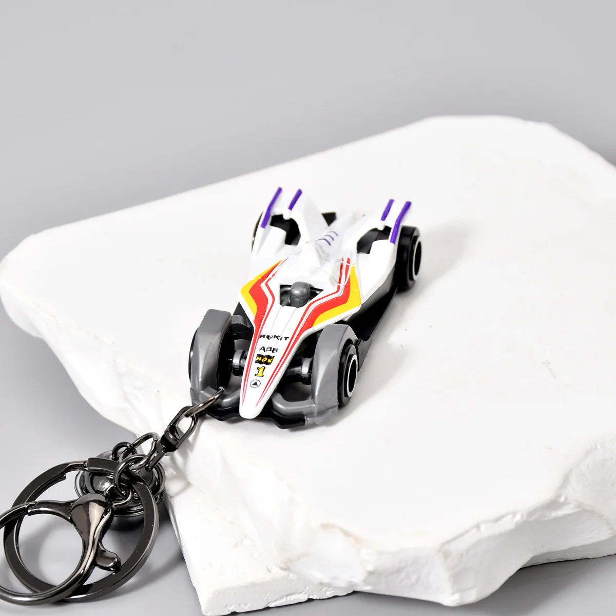 LiZEROGDAX Black F1 Keychain – Alloy Formula One Car Model Keyring Gift For Racing Fans