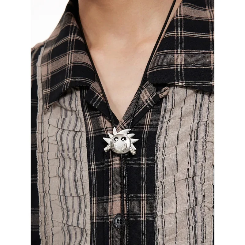 

New Niche "hippie Smiley Face" Sun Retro Trend Punk Hip-hop Personality Pendant for Men and Women Versatile Collarbone Chain