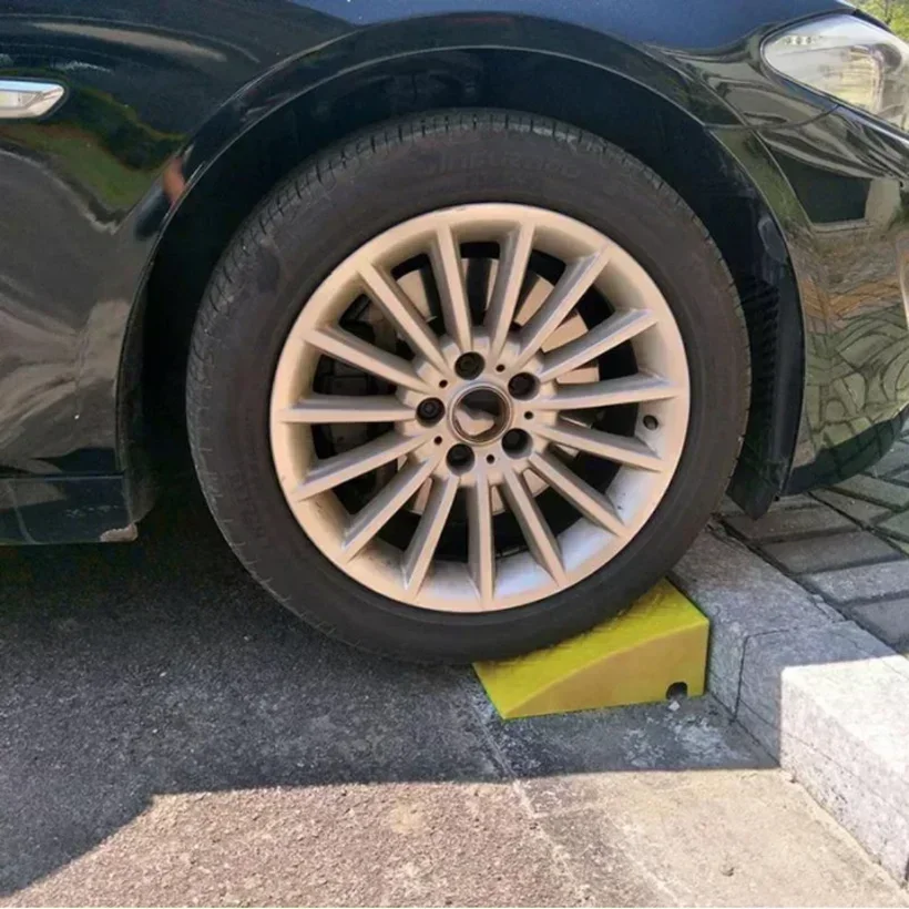 22cm High Car Access Ramp Triangle Pad Speed Reducer Durable Threshold For Automobile Motorcycle Heavy Wheelchair Rubber Wheel
